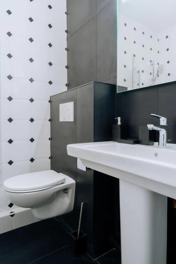 Stylish 2 Bedroom Apartment In Párizs Kültér fotó